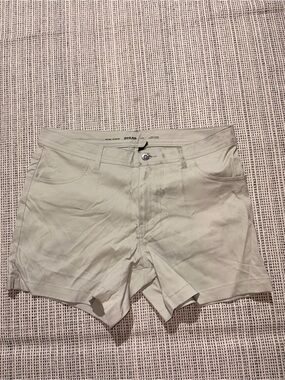 PRANA Women's Stretch Zion Halle Short Size 12 In Stoned